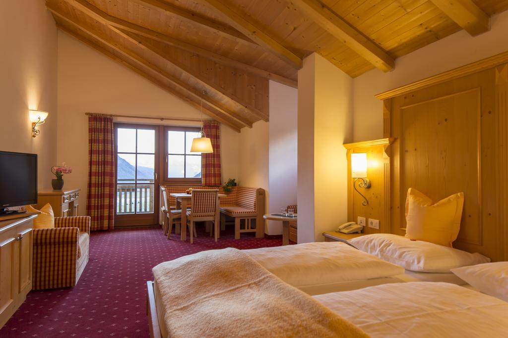 Berghotel Johanneshof Anterselva di Mezzo Exterior photo
